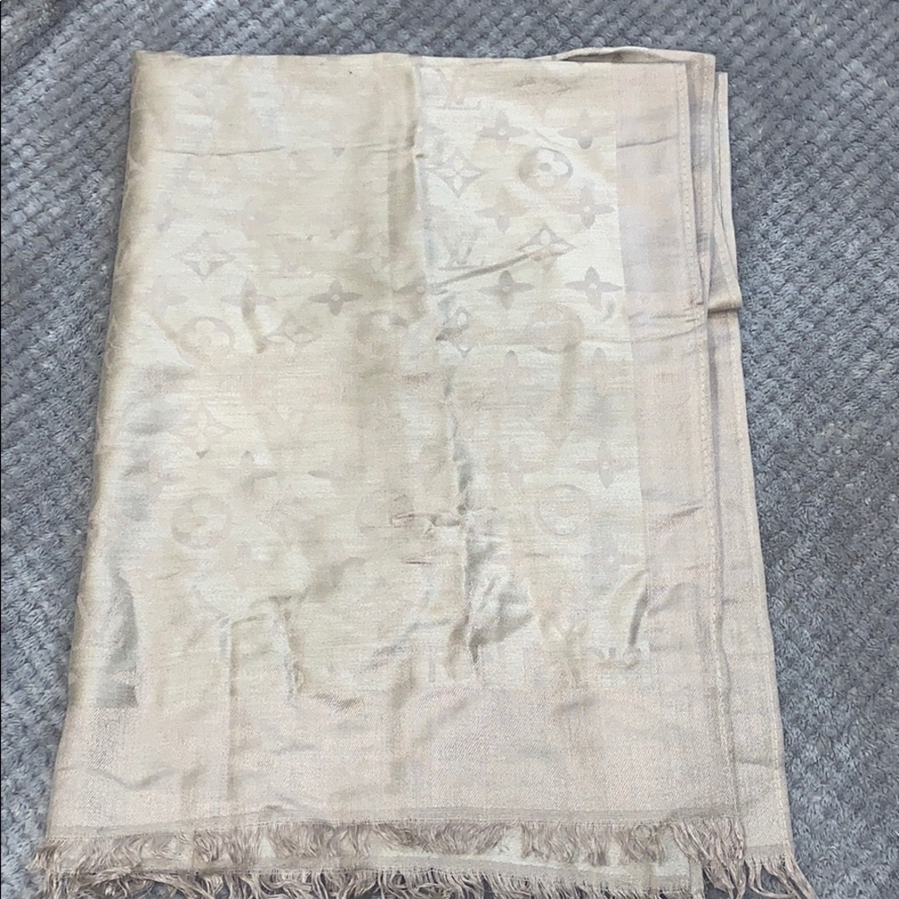 Brown Loui Vuitton scarf